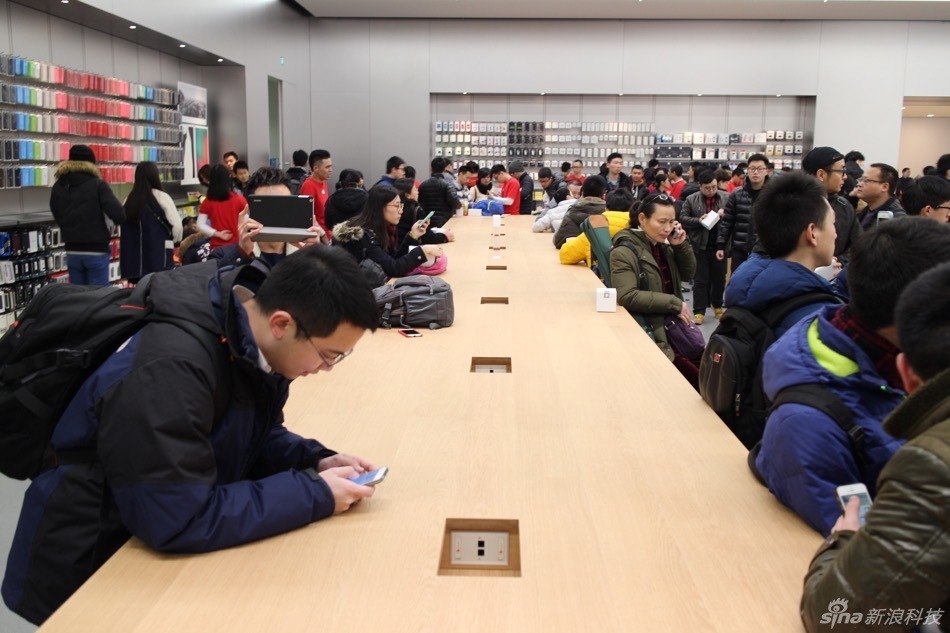 重庆解放碑苹果零售店（Apple Store）